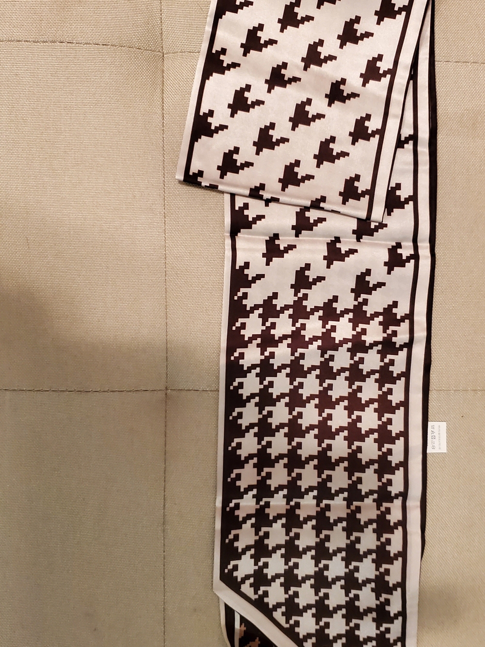 Black and White Houndstooth Short Scarf Twilly